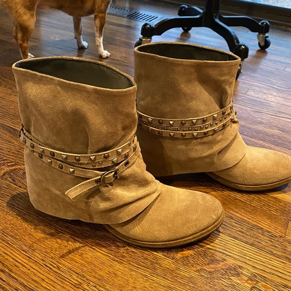 Shoe biz bought in Paris on a design trip tan suede fold over western boots. - Picture 2 of 4
